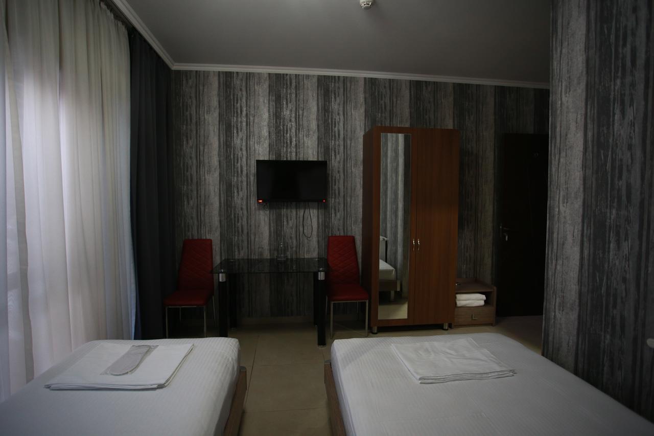 Hotel Okriba Tiflis Exterior foto