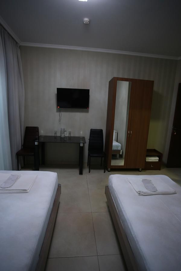 Hotel Okriba Tiflis Exterior foto