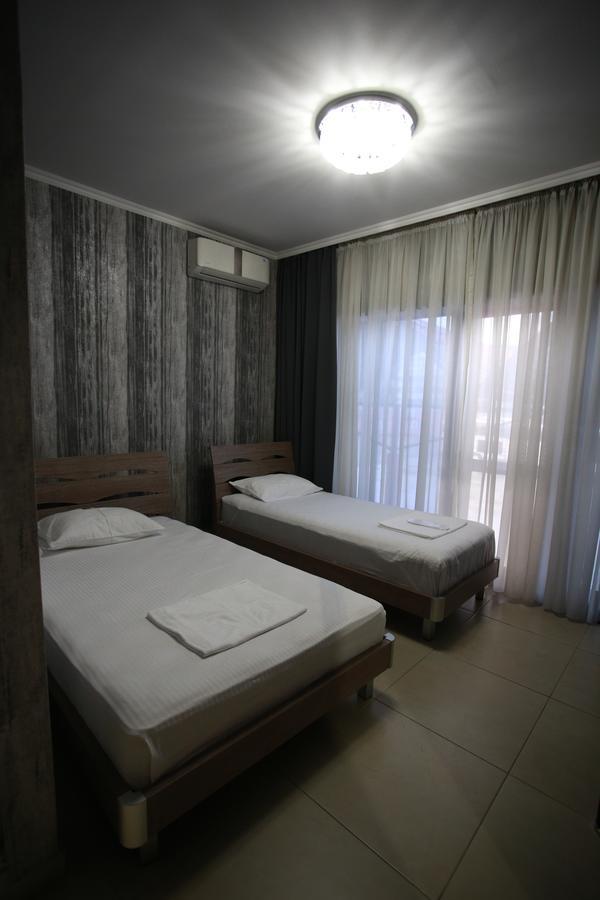 Hotel Okriba Tiflis Exterior foto