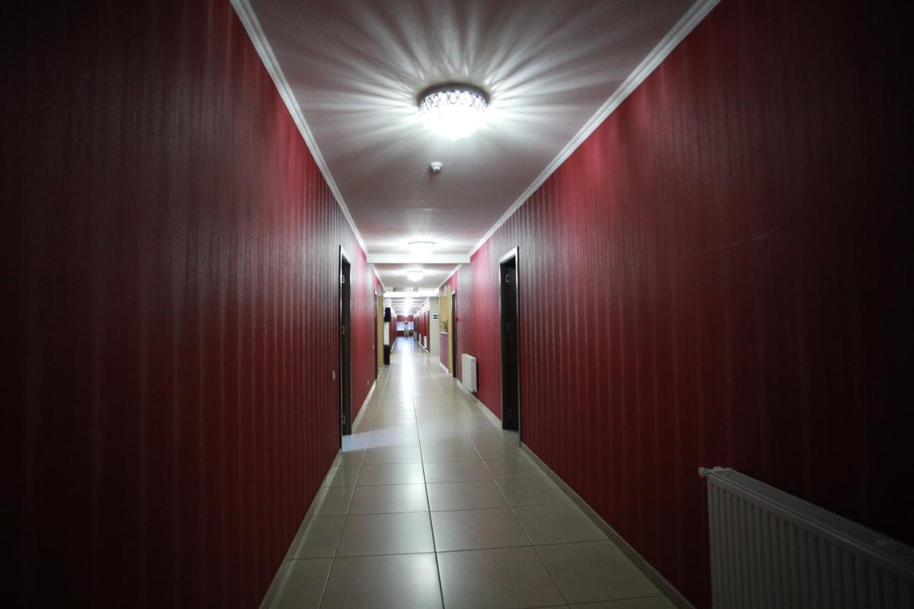 Hotel Okriba Tiflis Exterior foto