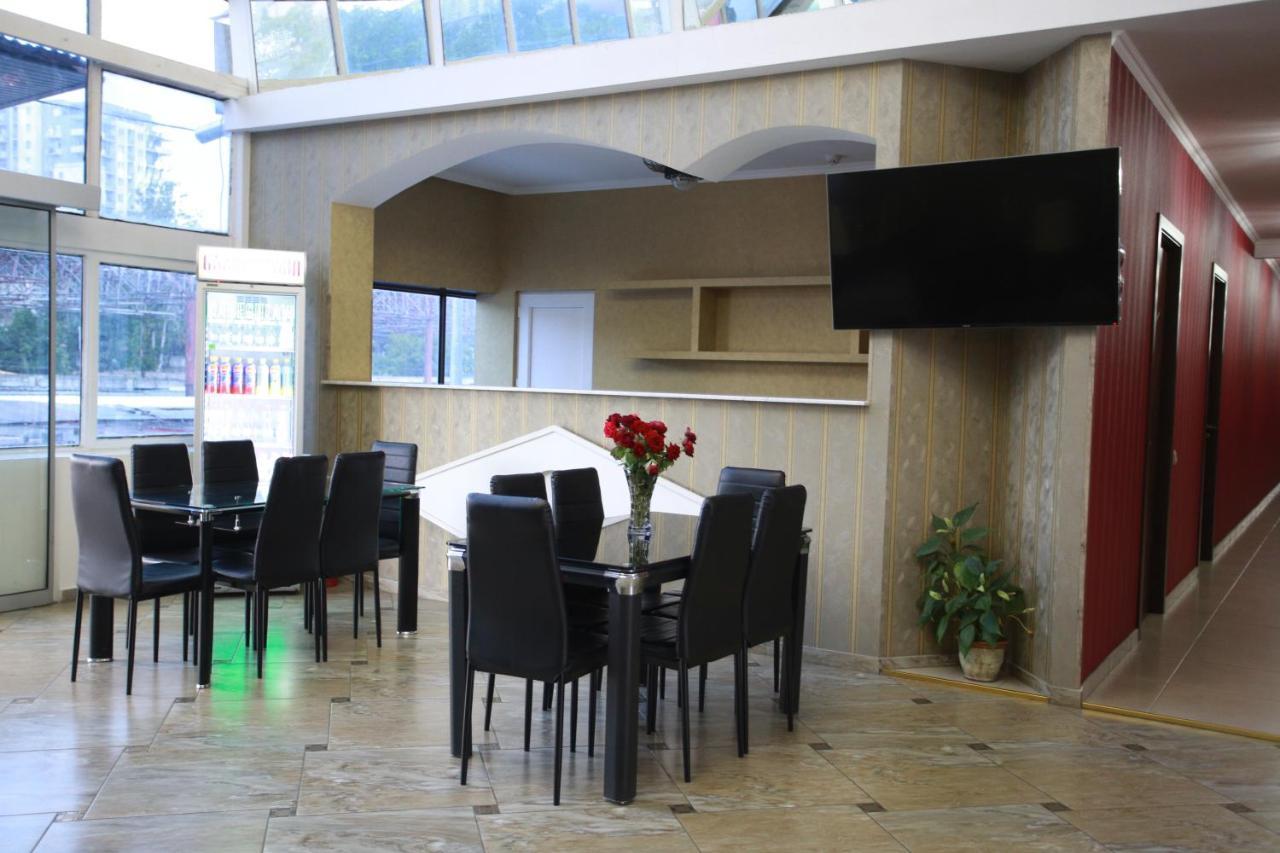 Hotel Okriba Tiflis Exterior foto