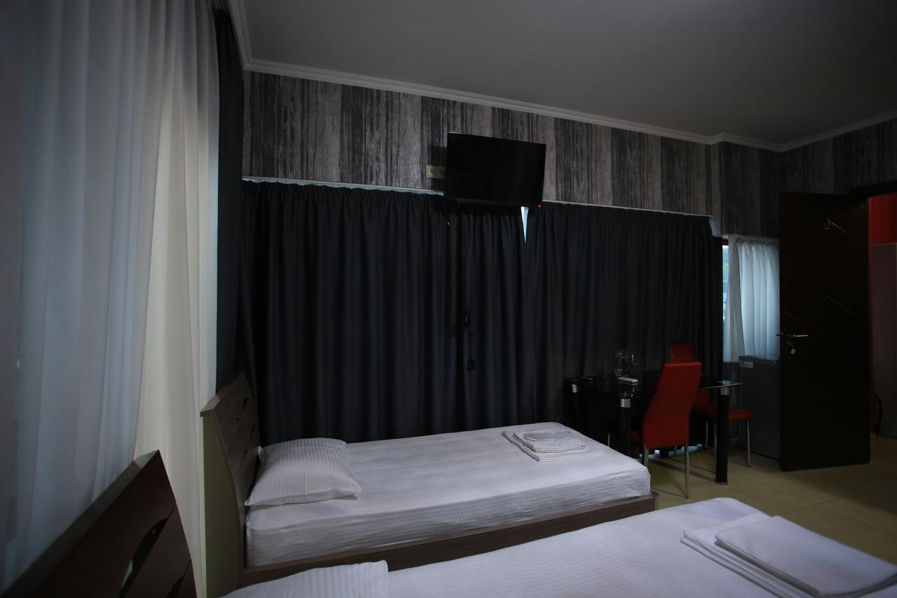 Hotel Okriba Tiflis Exterior foto