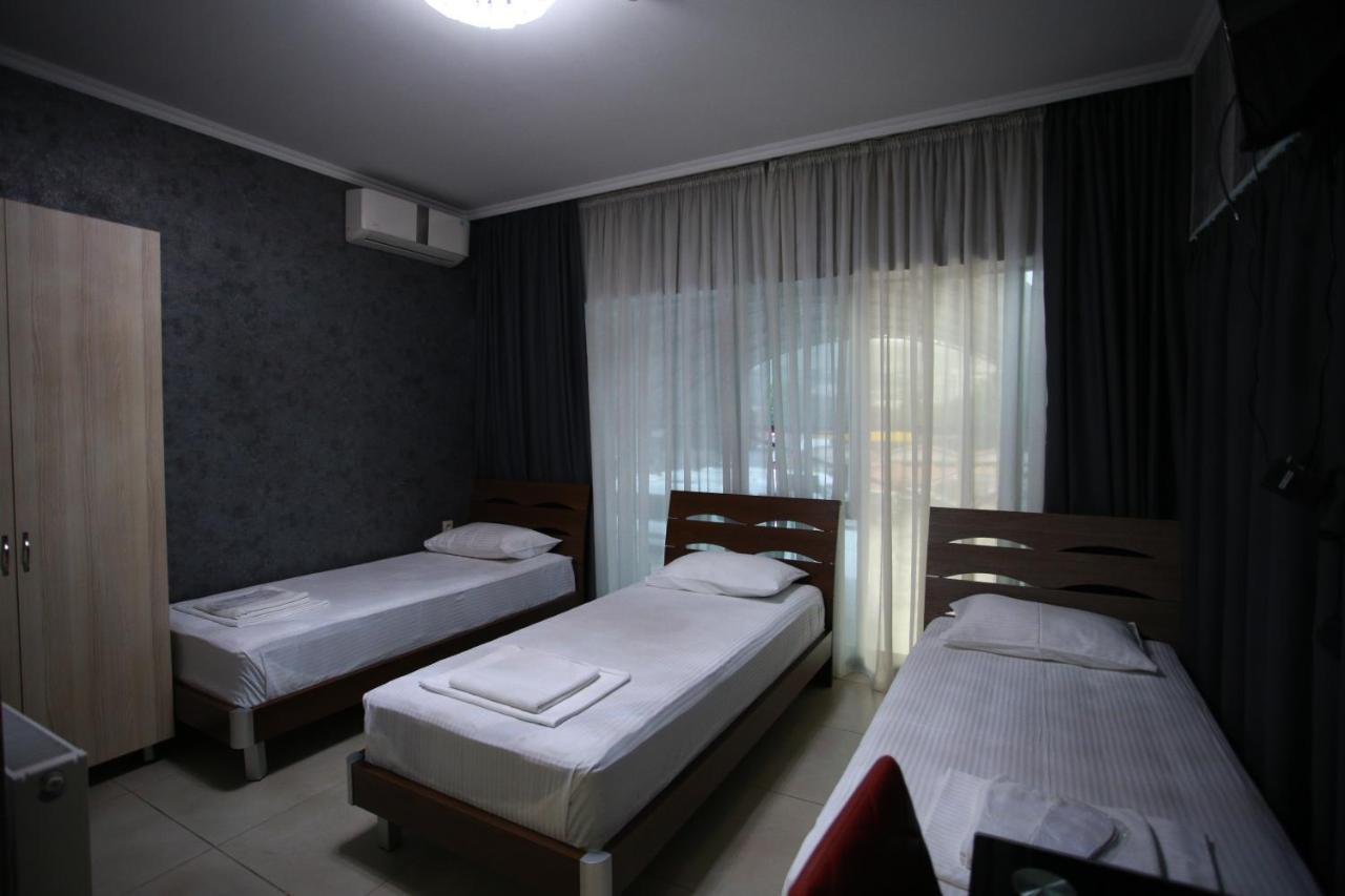 Hotel Okriba Tiflis Exterior foto