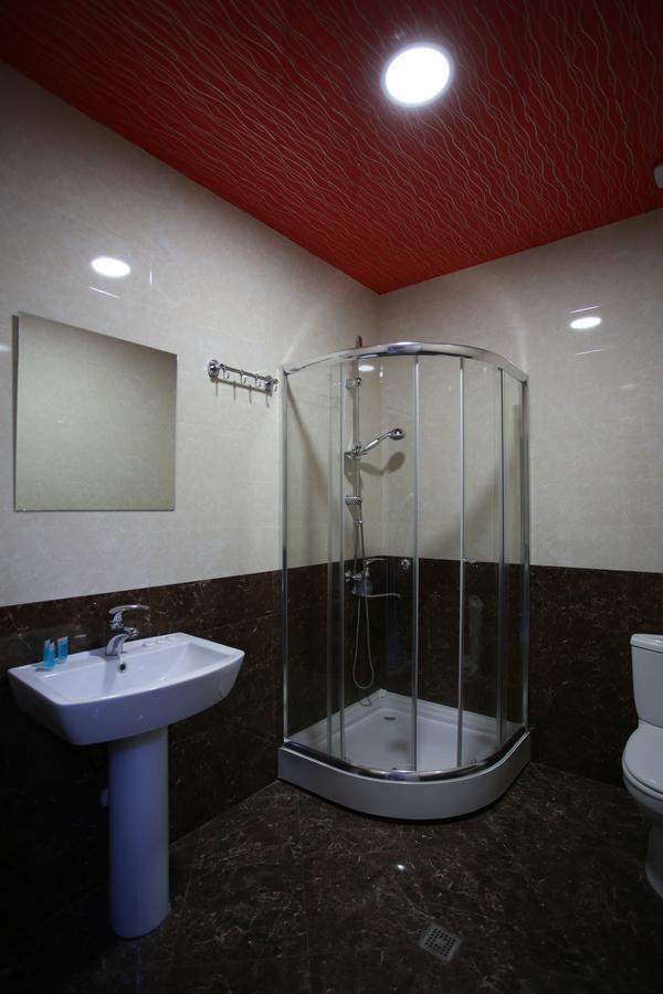Hotel Okriba Tiflis Exterior foto